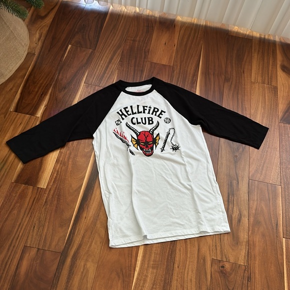 NETFLIX STRANGER THINGS HELLFIRE CLUB RAGLAN TEE SIZE XSMSLL UNISEX - Picture 3 of 8